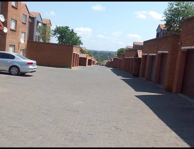 2 BEDROOM APARTMENT FOR SALE IN VORNA VALLEY